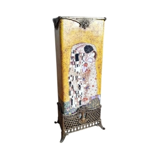 Porcelánová váza Gustav Klimt „Polibek“ – luxusní dekorace v bronzovém rámu